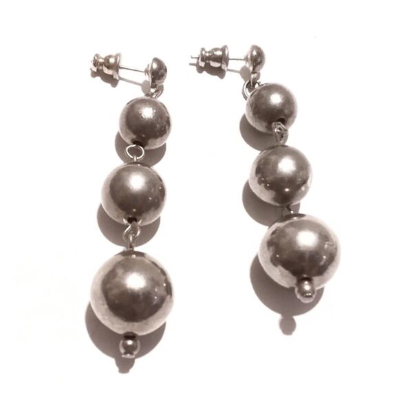 Vintage Silver Tone Triple Ball Drop Pierced Earrings Retro Chic 2.5” - Picture 5 of 6